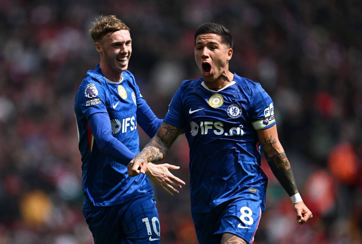 ๐จ Enzo Fernandez hits 20 G/A for the 2025/26 season. 14 goals (9 in the PL) and 6 assists.
#CFC |...