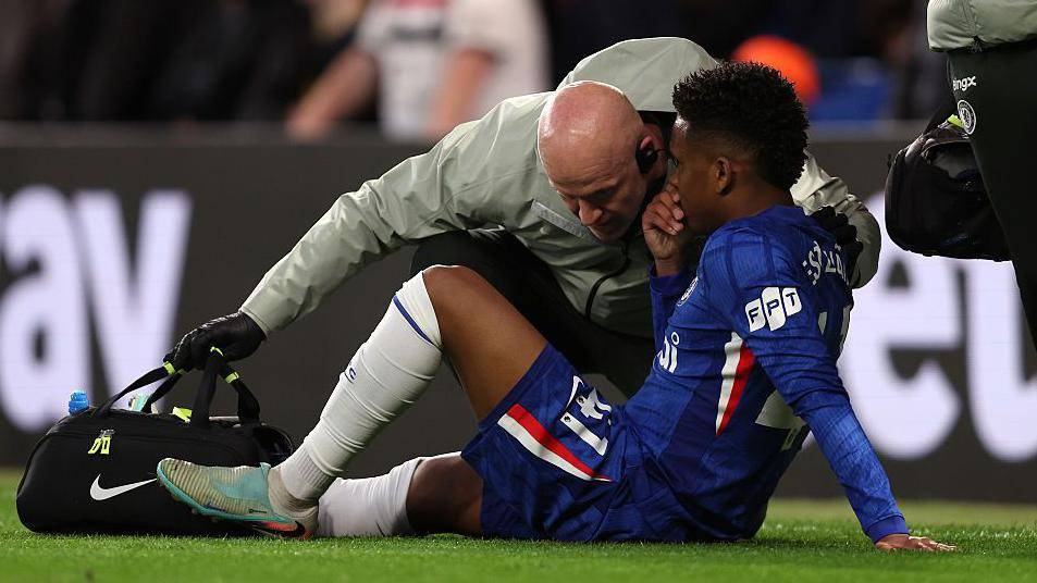 🚨🇧🇷 Estêvão's camp:
"He'll be fine for the World Cup, but we don't know about next week, when Car...