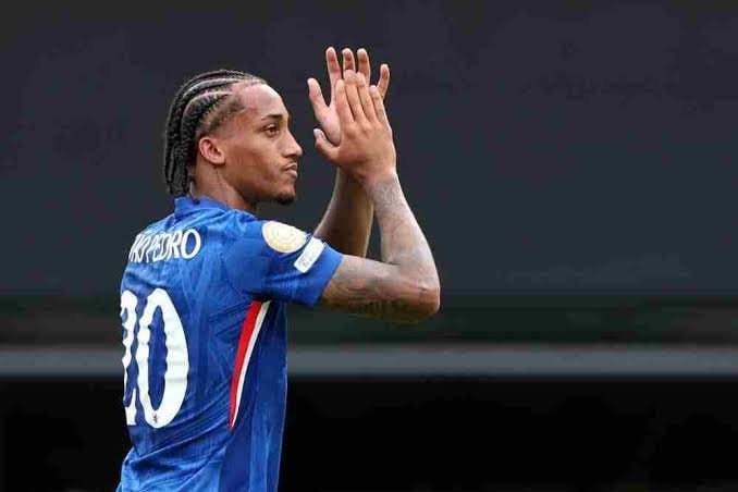 🗣Slaven Bilic compares Joao Pedro to Zlatan Ibrahimovic:
"He comes across a bit like Zlatan Ibrahimo...