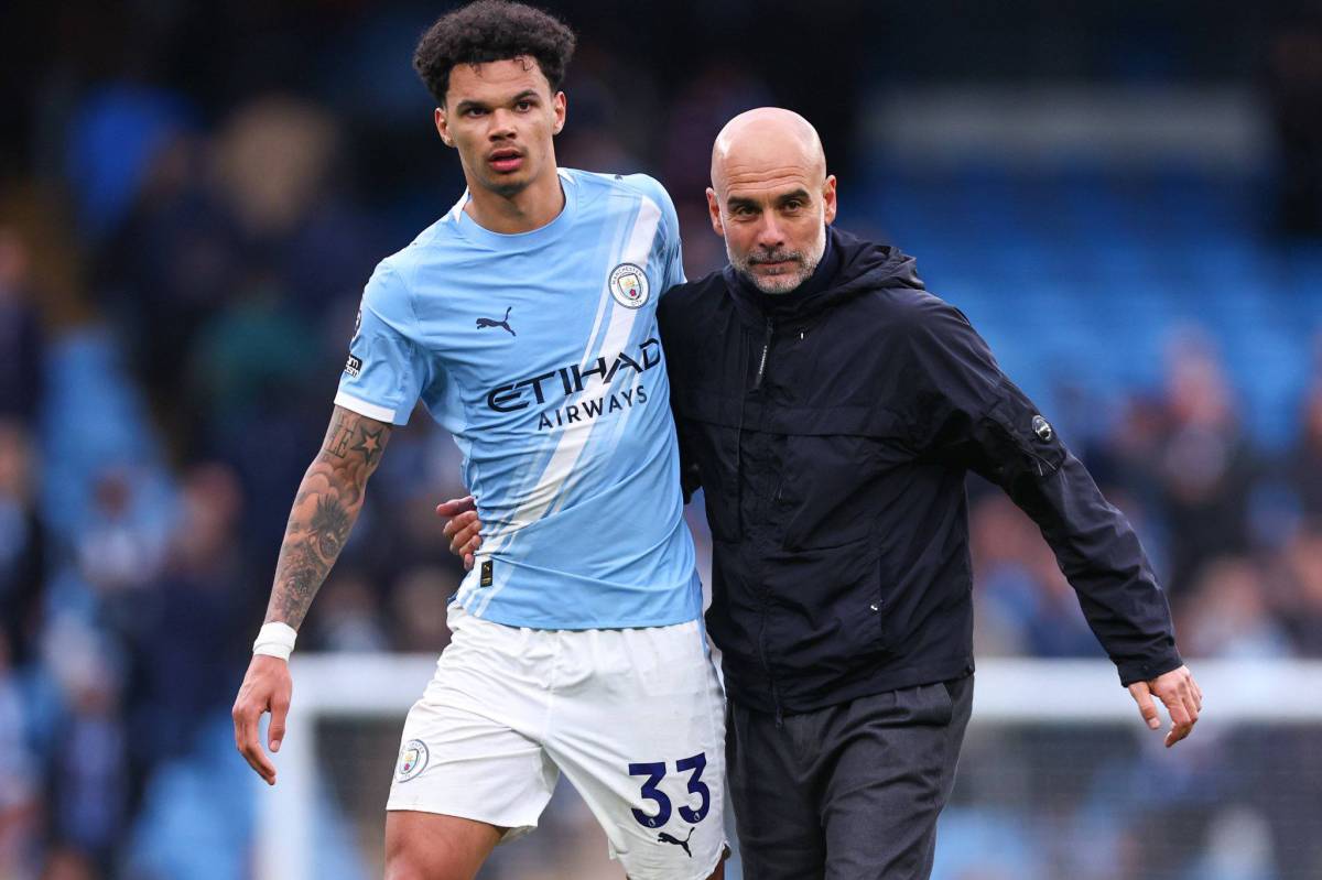 🗣️ Pep Guardiola's message to Man City squad:
"How we have to move and run to beat Chelsea. That is...
