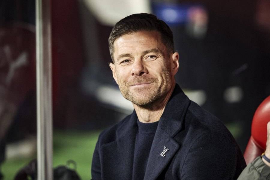 🚨🆕 Concrete talks regarding Xabi Alonso [to Chelsea] are ongoing in the background.

Some decision...