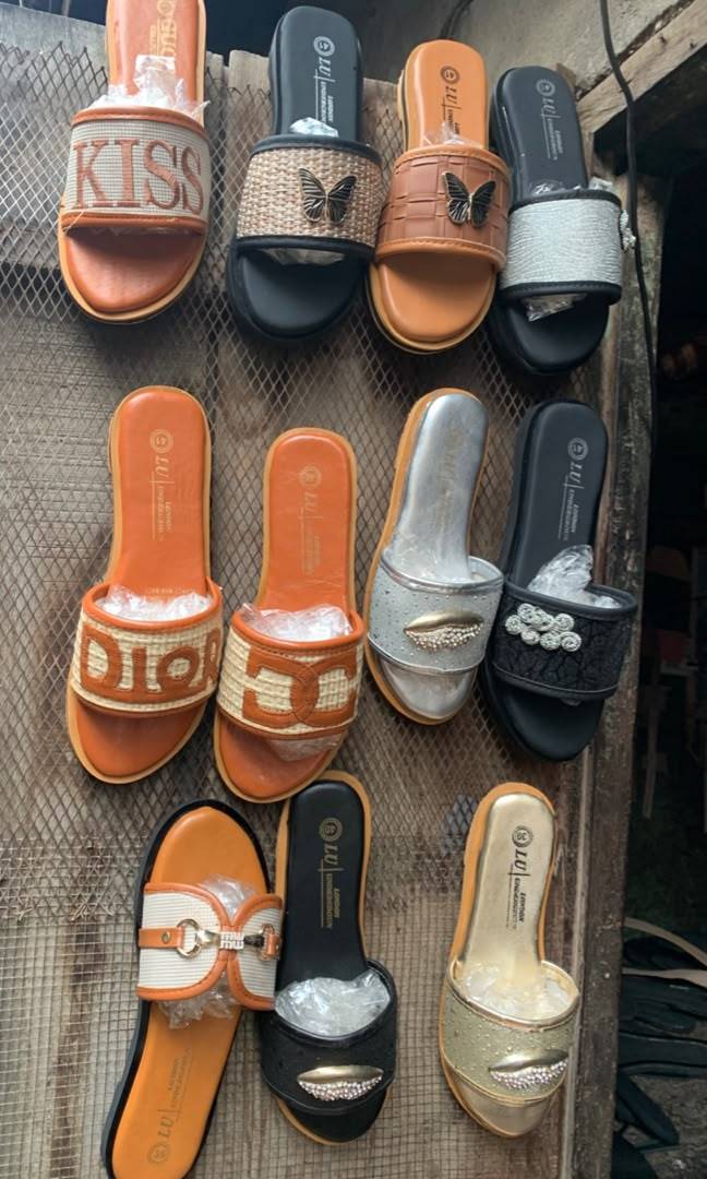 Pls ooooo
I've these and more for sale
Very affordable and durable