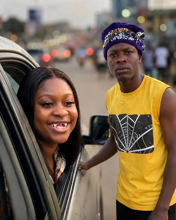 Drop one word she can't pronounce properly....
me: Father...
dont kill the fun๐
๐