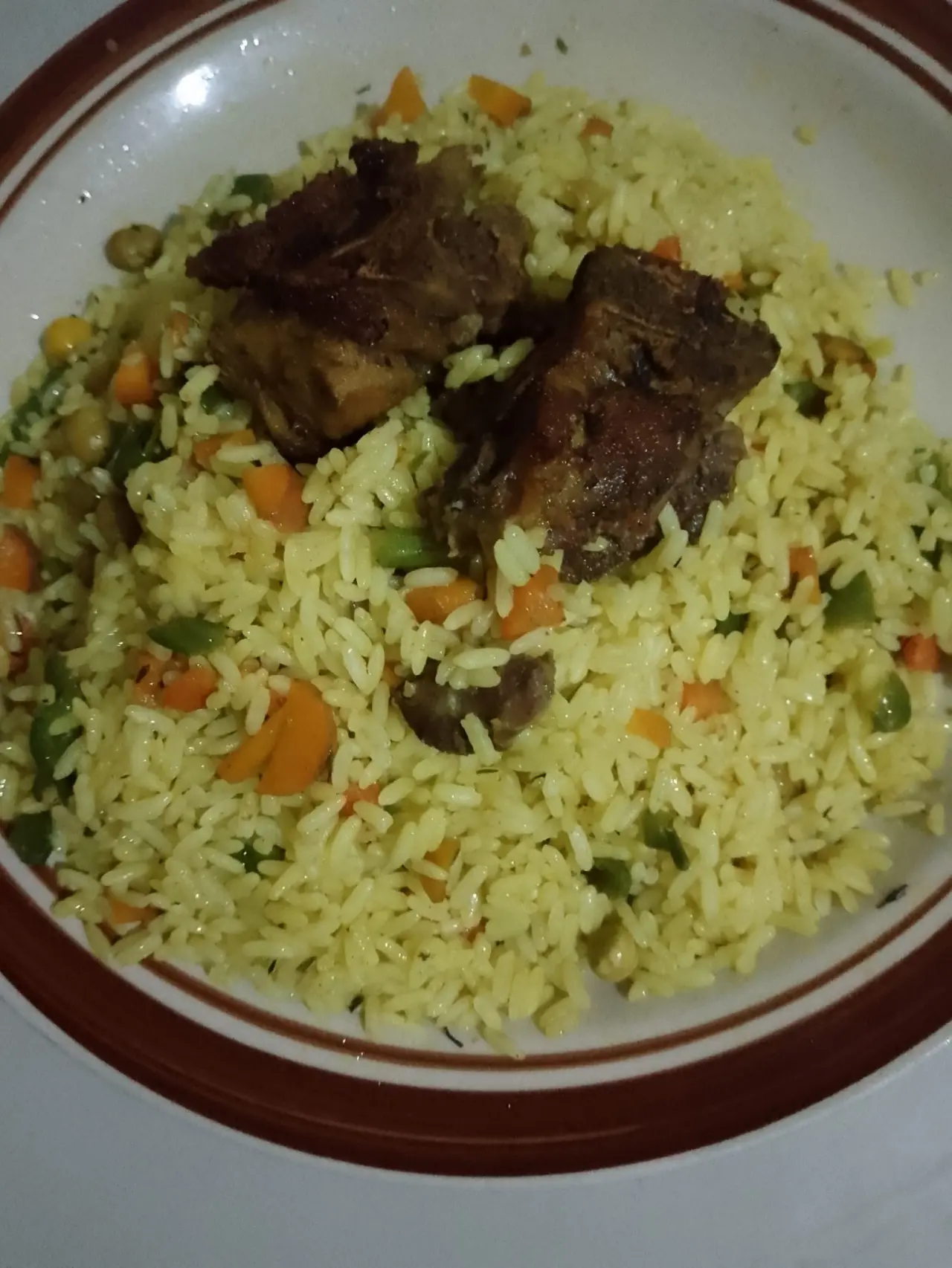 And what is Sunday without rice π€π
Come and eat guys.. bring toothpick when coming ππ
#LekeeLeke...