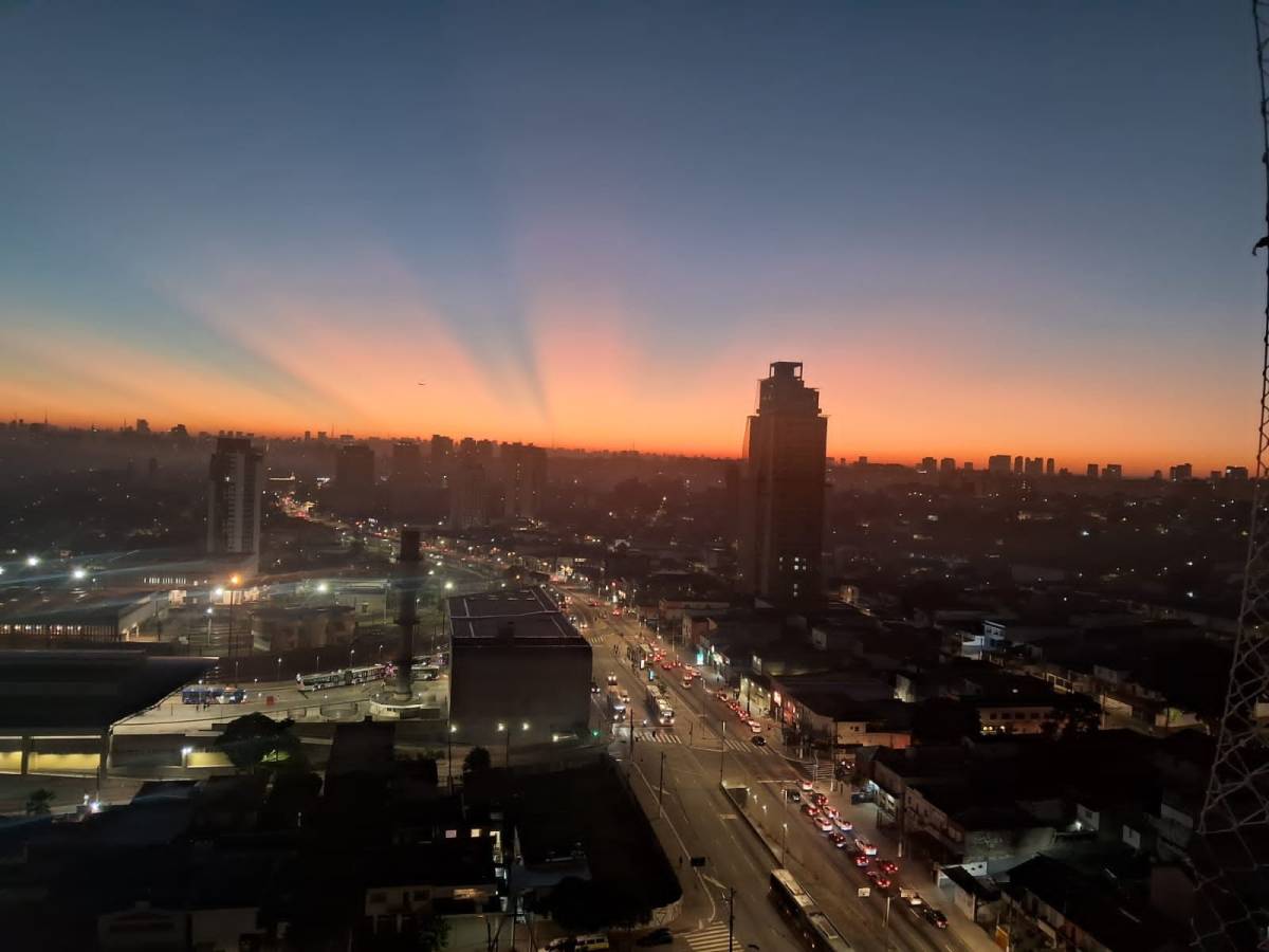 The Sunsets and closes another day.