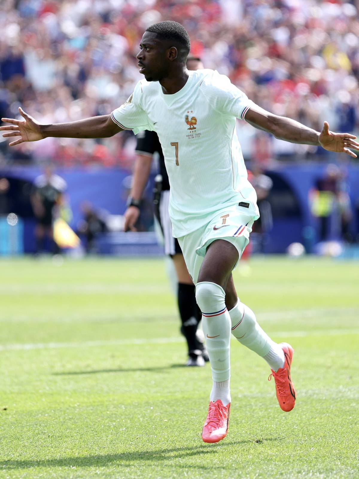 Ousmane Dembélé 🇫🇷
First Half Hatrick...wow!! ⚽⚽⚽
#FIFAWorldCup
#LekeeLekeeLive