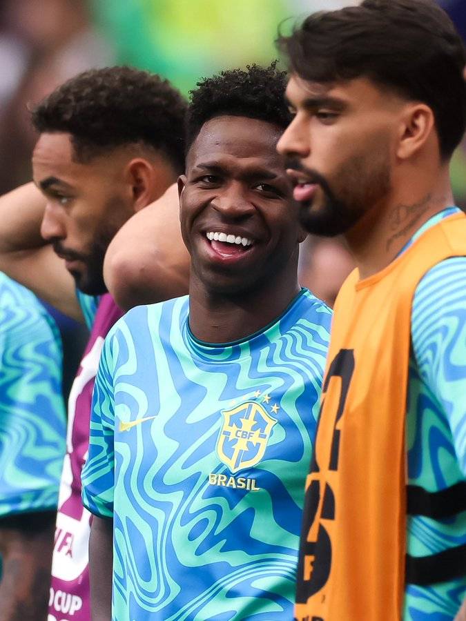 All smiles before Kickoff! ๐ง๐ท๐ฅ
#LekeeLekeeLive