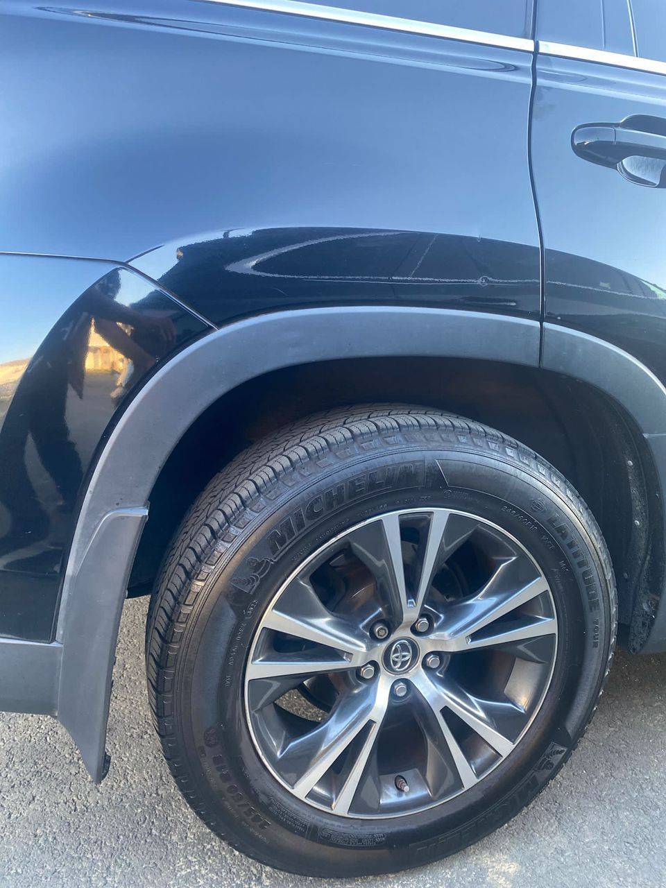 US FOREIGN USED 2015 HIGHLANDER IN MAKURDI,28M.PAPAERS INTACT