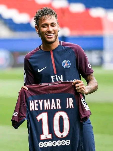 ๐ง๐ท๐ญ On this dayโฆ nine years ago, Neymar Jr. was announced as PSGโs new player in a โฌ๐๐๐ ๐๐๐๐๐๐๐ dea...