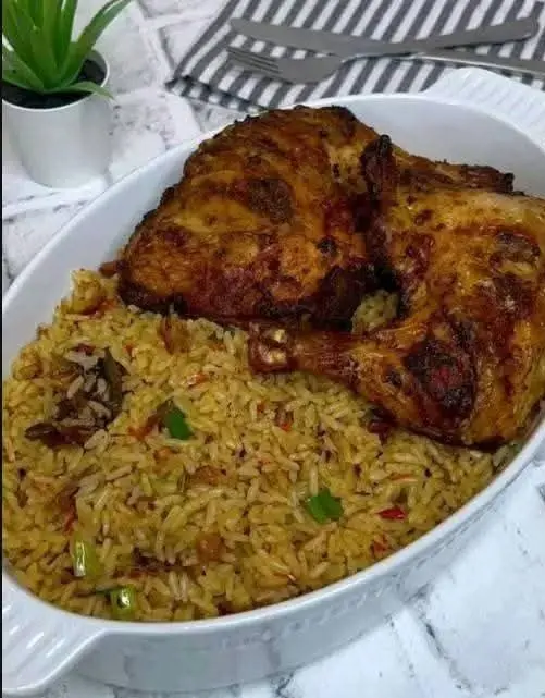 My lekeelekee Family How Una Dey
Lunch is ready
#LekeeLekee #food