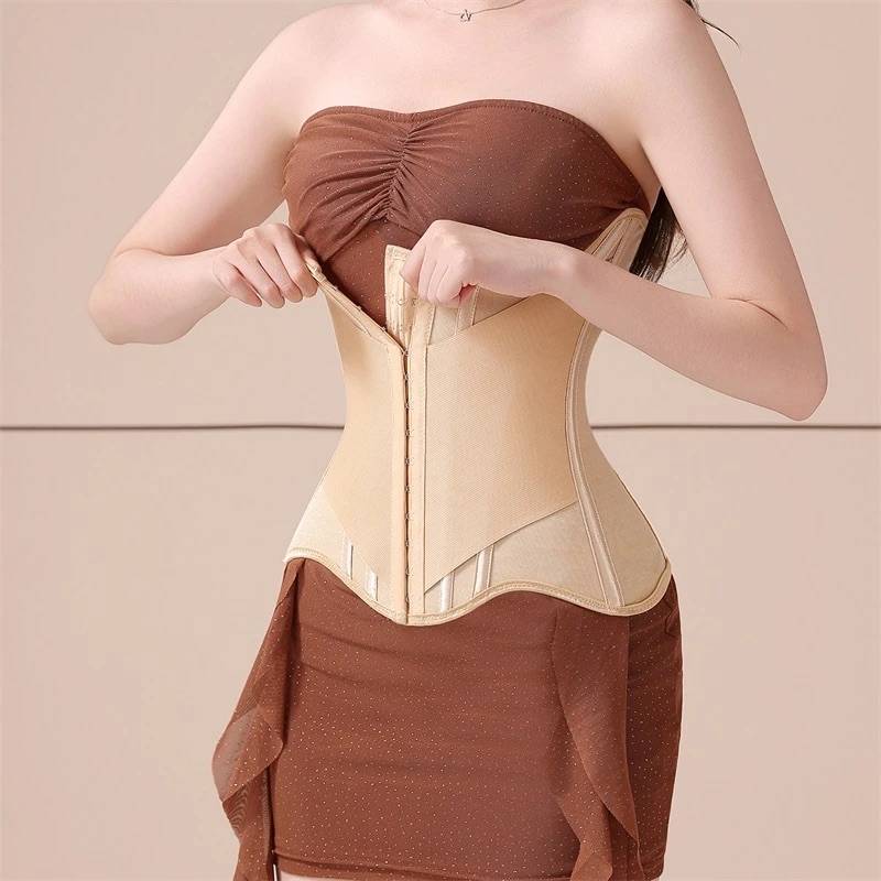 Shape your curves with confidence ✨
This U-shaped waist trainer corset offers firm tummy control, s...