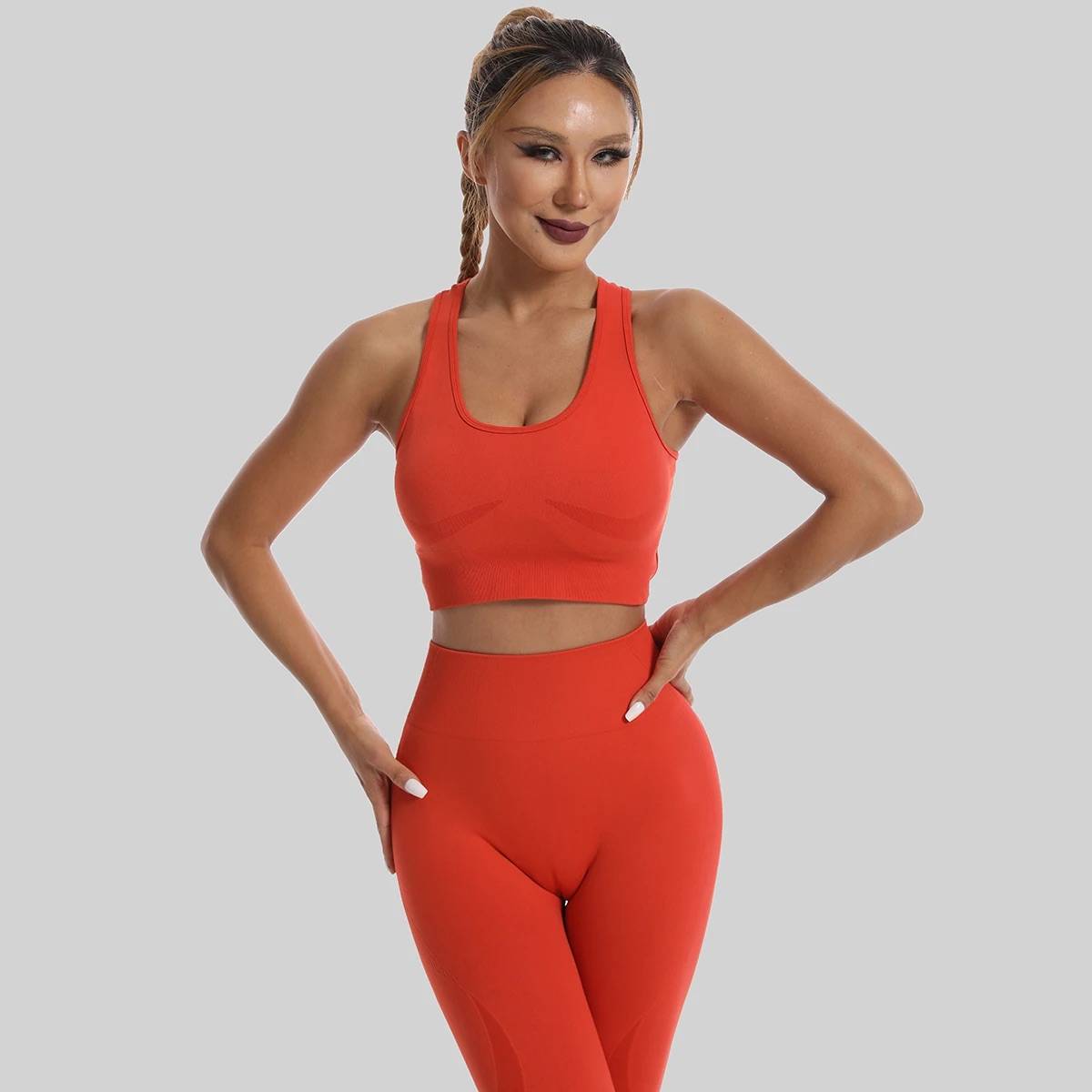 Look strong. Feel unstoppable. ๐ชโจ
Crush every workout in this seamless activewear set featuring h...