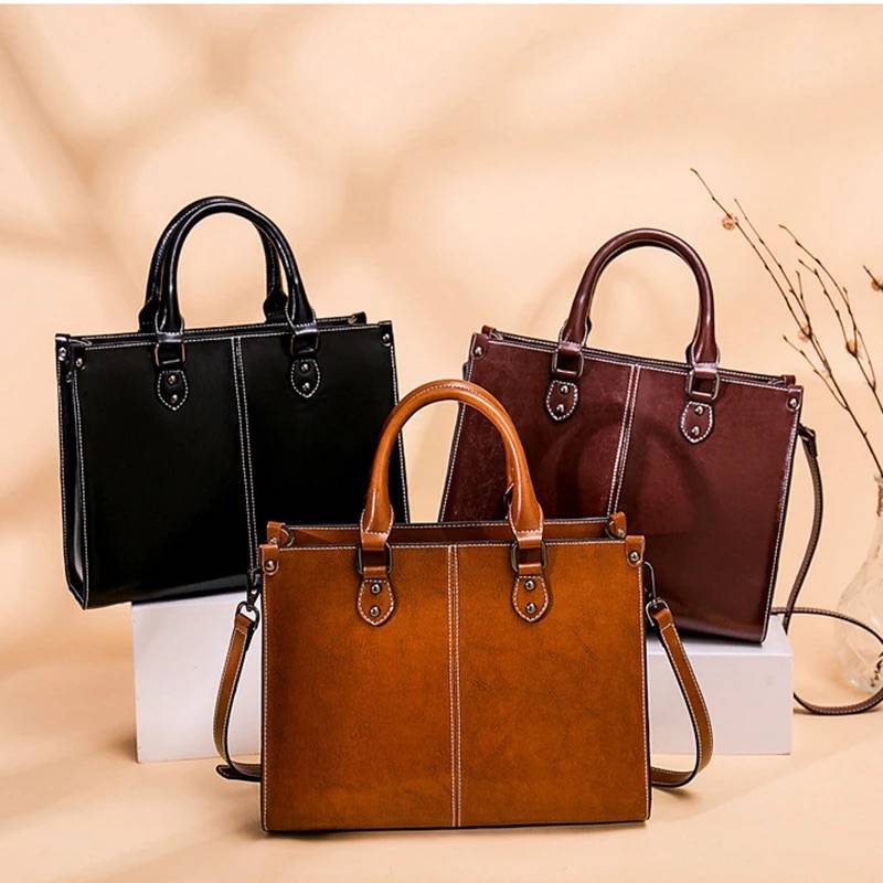 Elevate your everyday style with timeless elegance ๐โจ
This genuine cowhide handbag combines a sop...