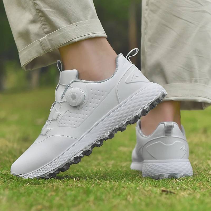Step onto the course with confidence ⛳✨
Stay comfortable from the first swing to the final hole w...