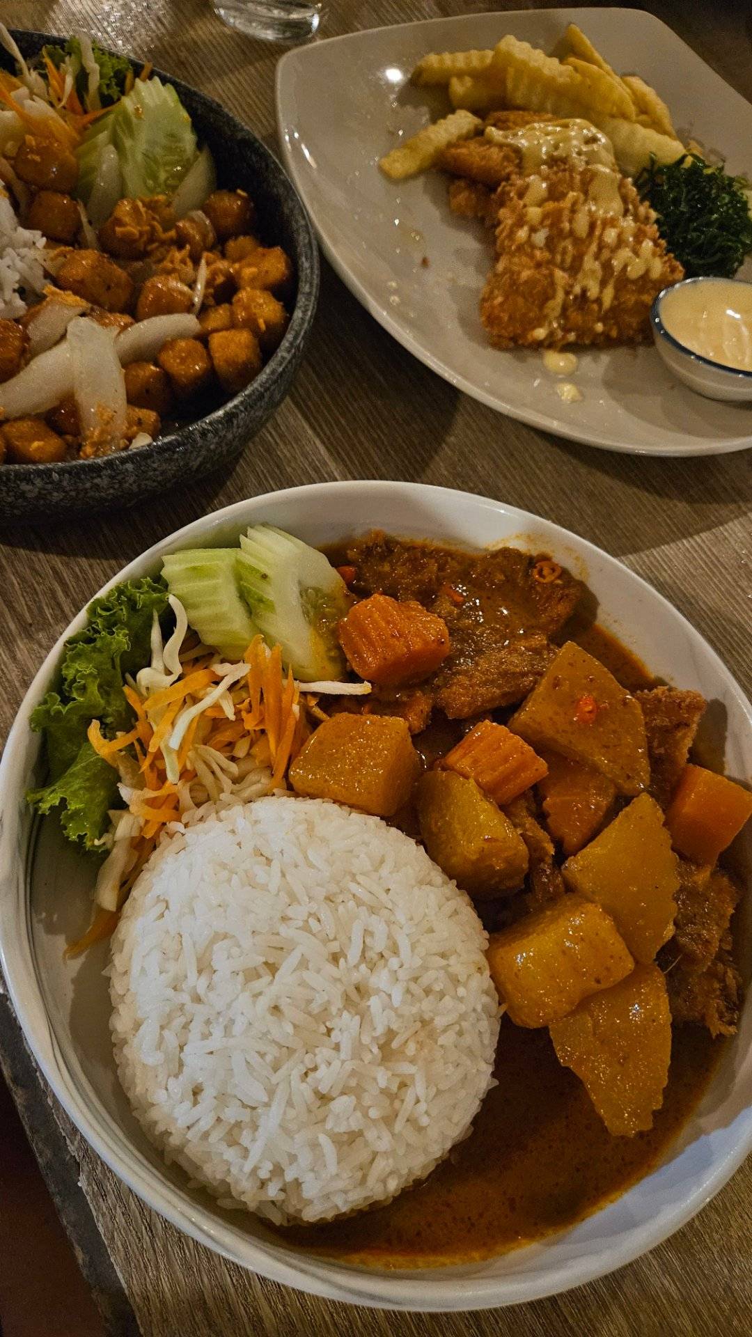 Last night for dinner I went to eat Thai food with my friends. Hands down the best Thai food Ive had...