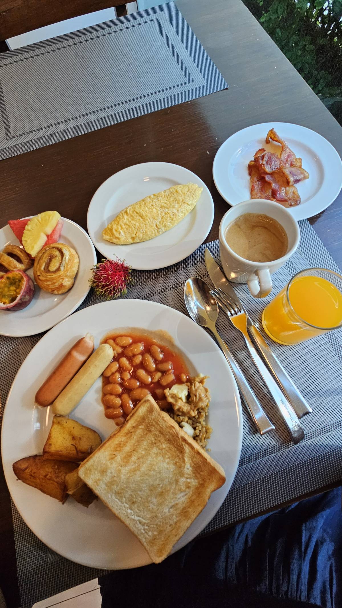 Another day, another buffet breakfast ๐
