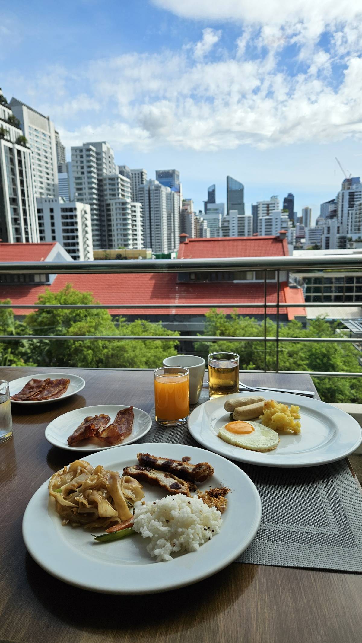 I cant believe Im saying this but Im glad Im going back home soon 🤣 If I stay longer here and have...