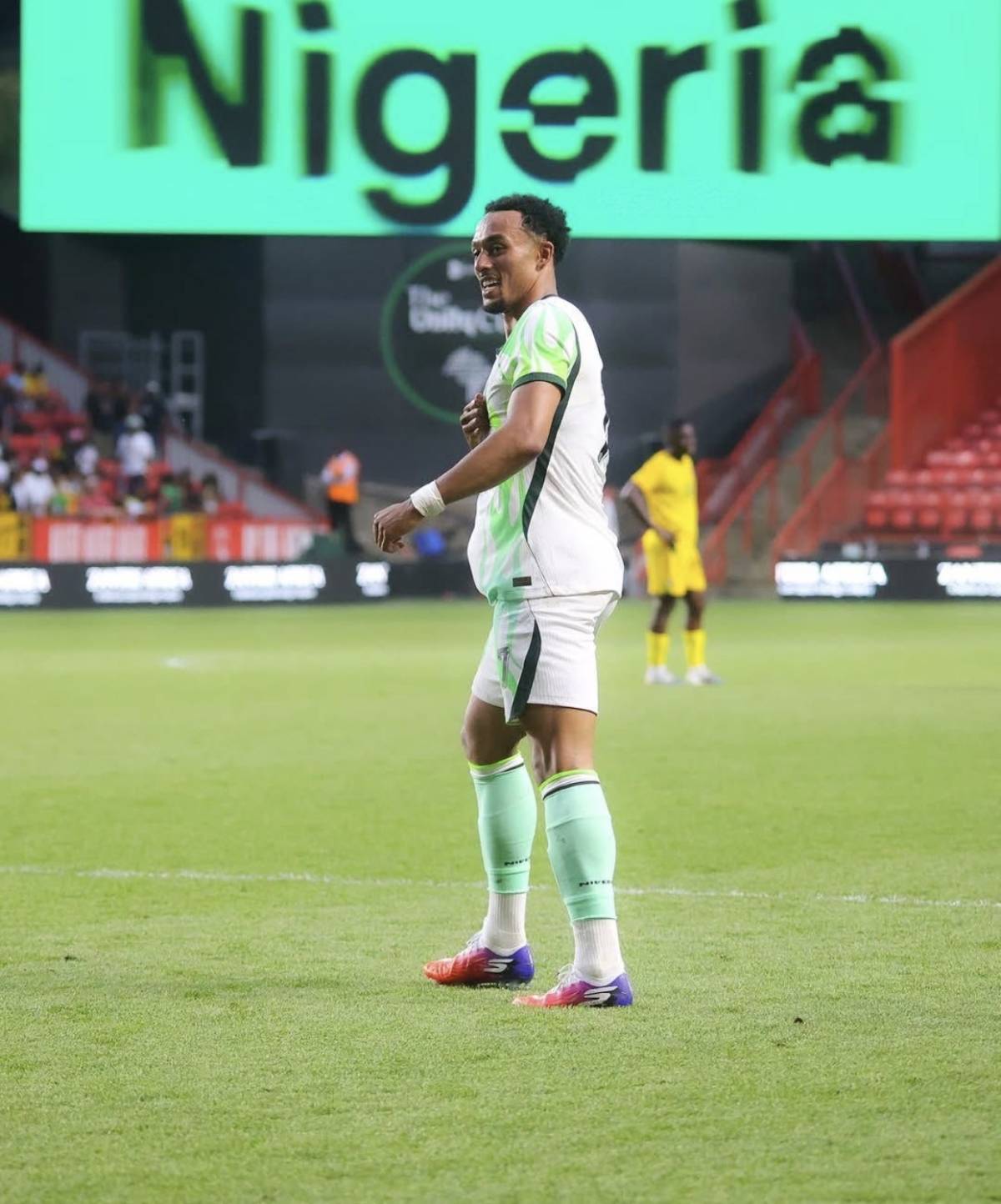 AZEEZ ANNOUNCES HIMSELF IN STYLE AS SUPER EAGLES BEAT ZIMBABWE
Nigeria booked their place with a so...