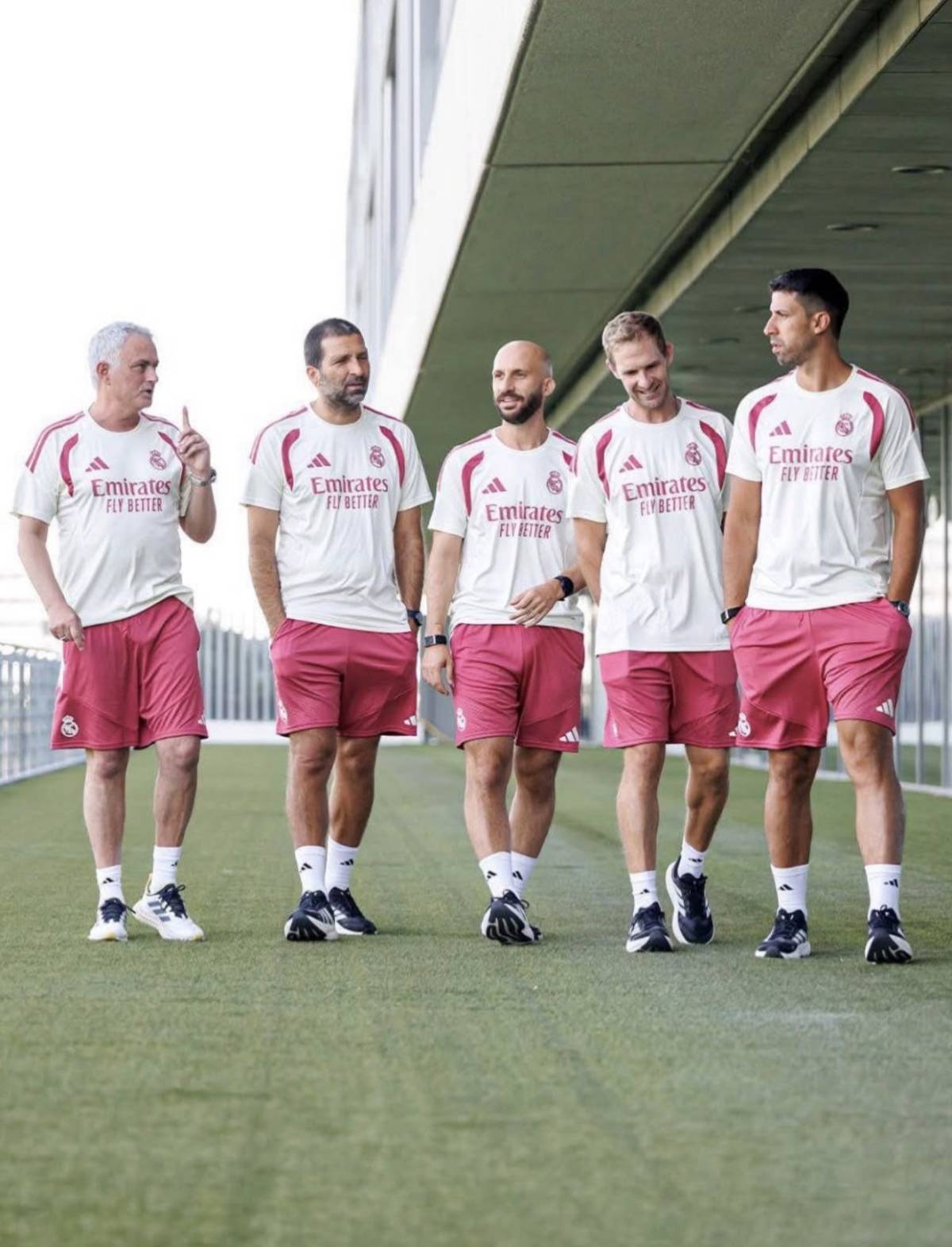 The WINNING TEAM🤝 New Real Madrid Coaching Staff:
Jose Mourinho, Sami Khedira, Joao Tralhao, Pedr...