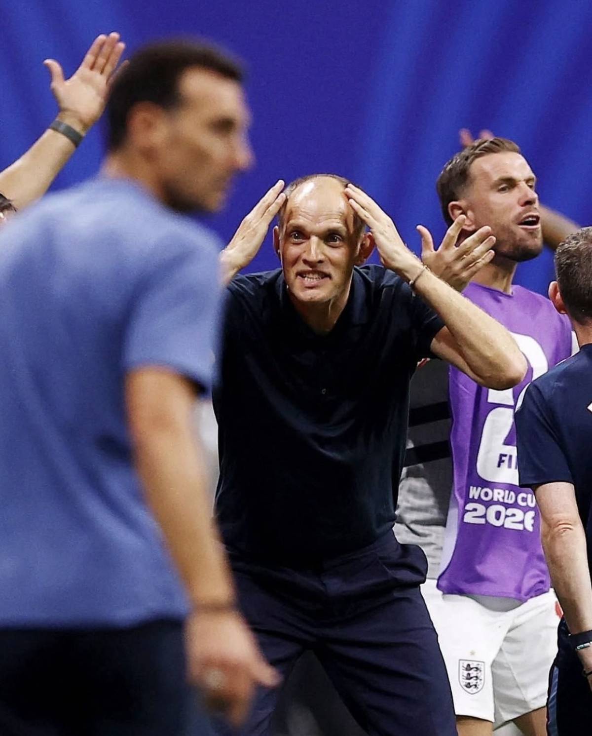 🚨 Tuchel’s Gamble Backfired! 🇦🇷🏴
“What have we done?” 😳
This image perfectly captures the emoti...