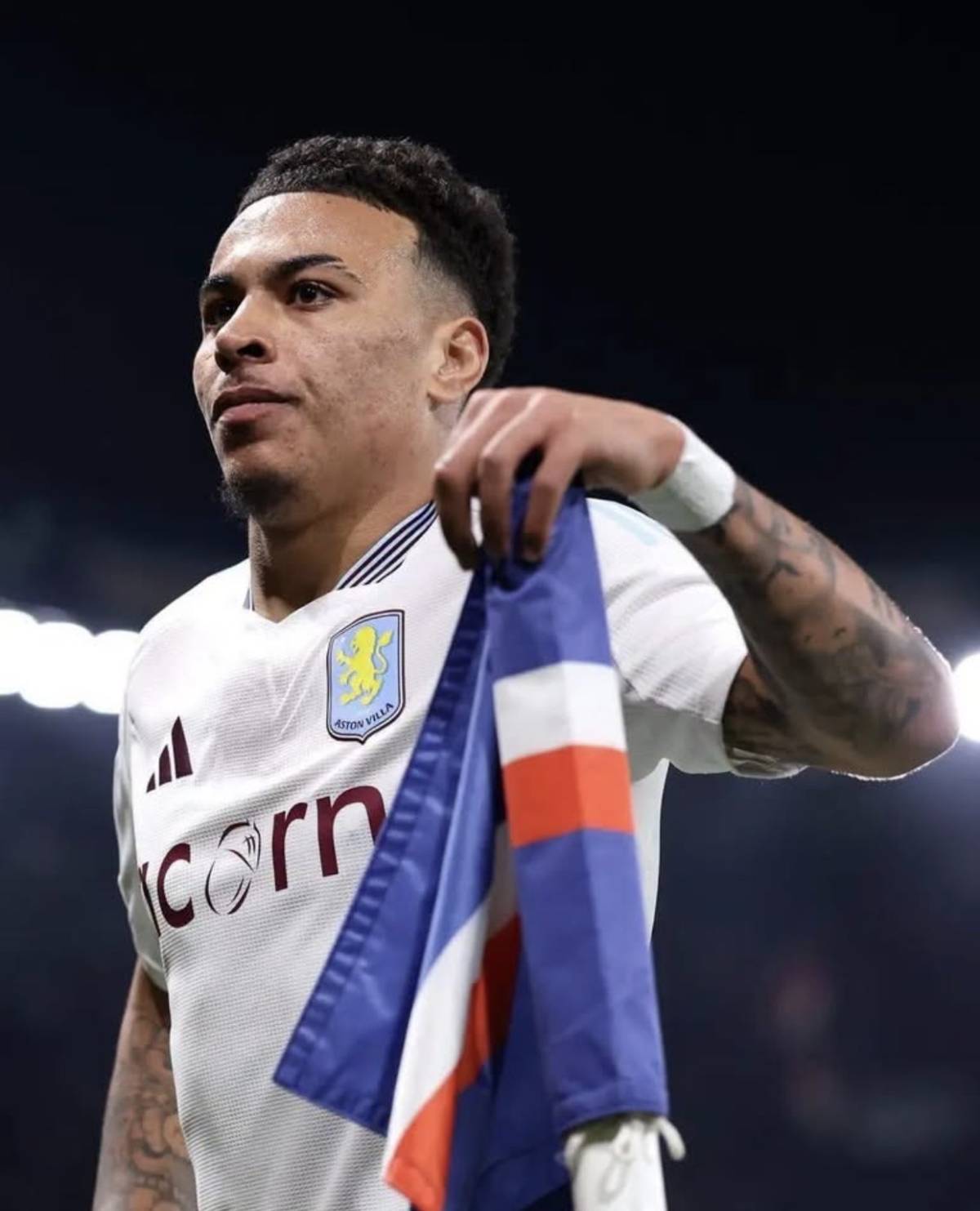 ๐จ CHELSEA CLOSE IN ON MORGAN ROGERS IN RECORD-BREAKING DEAL! ๐ต
Chelsea have reportedly reached a...
