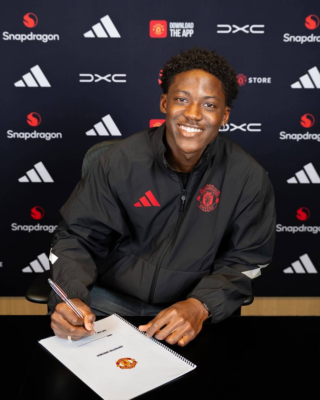 🚨⚽ OFFICIAL:
KOBBIE MAINOO sign a long term 5-year deal for Manchester United
till 2031.
Born 19...