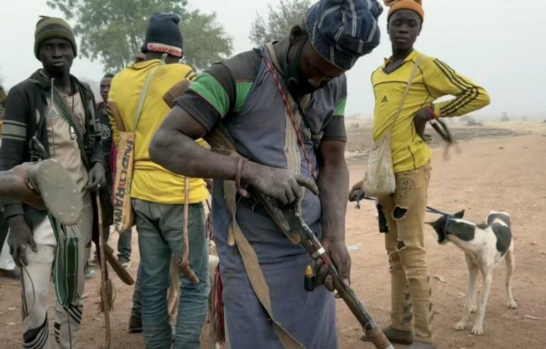 Drama in Katsina State, after man allegedly scammed bandits ₦95M for weapons, and disappeared. Bandi...