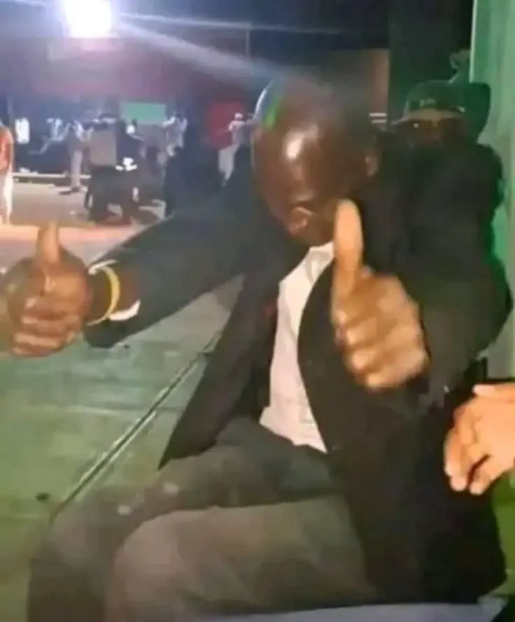 To that person wey run me Airtime your Pocket will be flowing like Oshimir. iseeeee