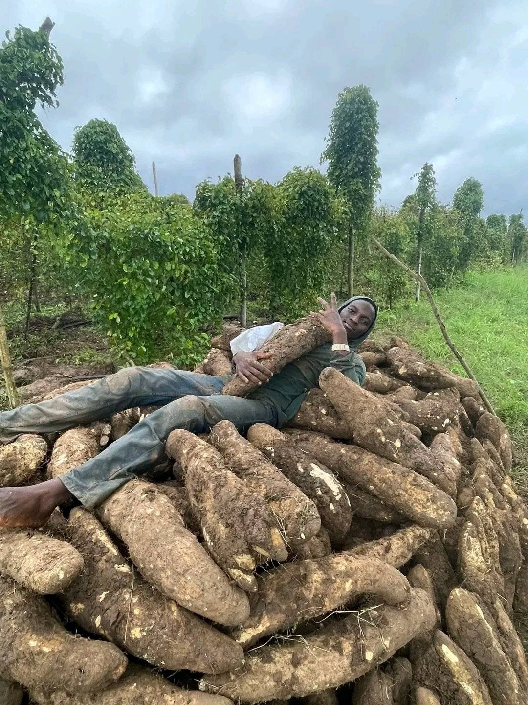 Girls on this app am loaded. Evidence day !!
.
.
#LekeeLekee #Trending #Chelsea #NaijaPride #Nigeria