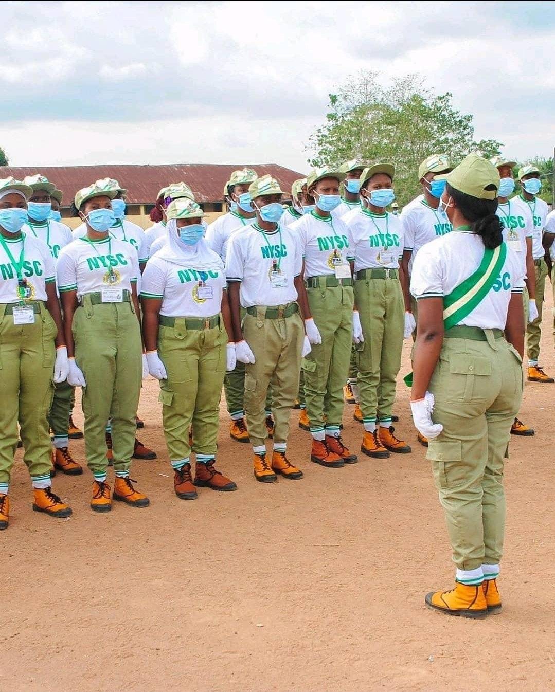 If u can't tell me how many corp members are in the front rol in 2secs, forget heaven!!
.
.
#NaijaPr...