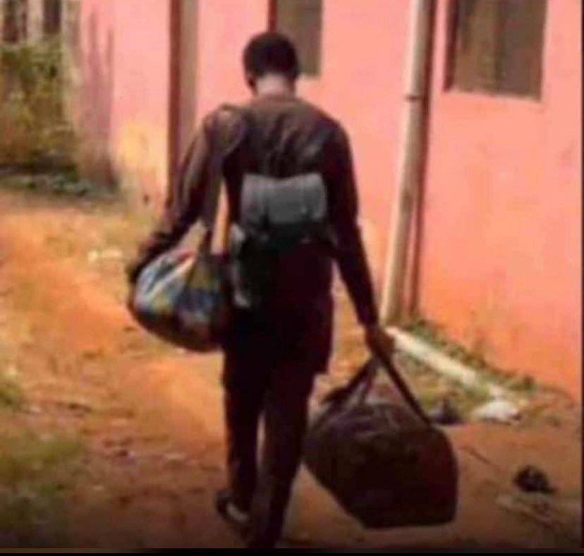Make it or go home, to even go home now transport done cost.
.
.
.
#LekeeLekee #Trending #CFC #Chels...