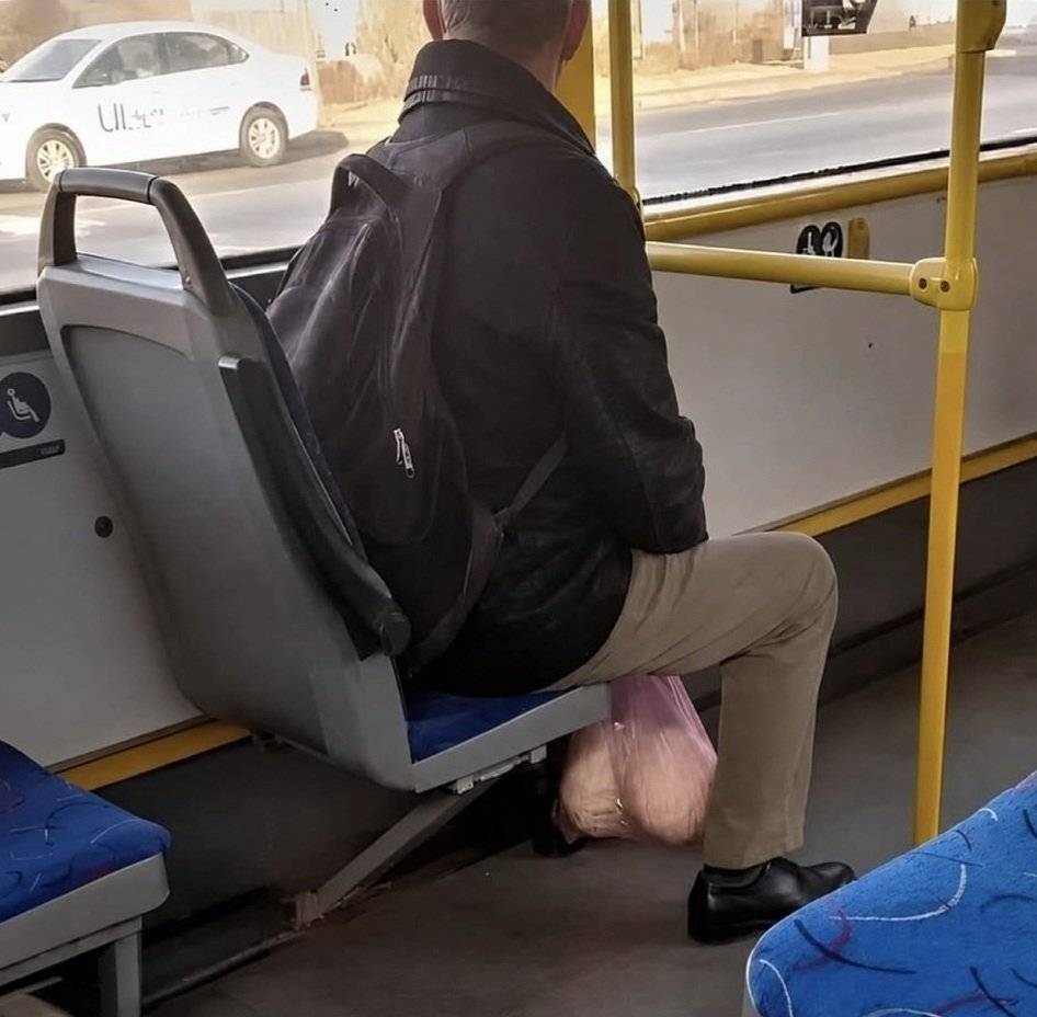 I had to look twice.
.
.
.
#LekeeLekee #Trending #CFC #Chelsea #Viral #NaijaPride #Nigeria #football