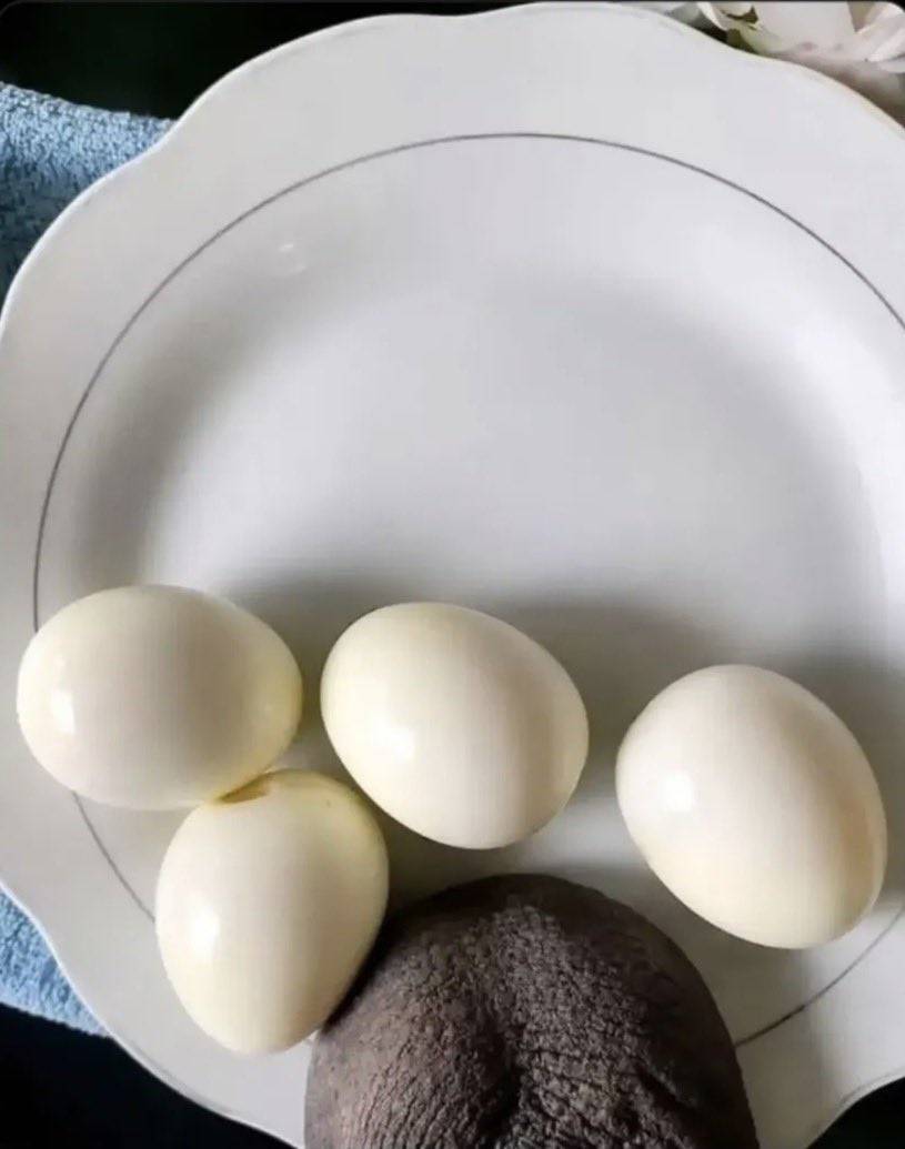 Choose your Eggs wisely ๐
.
.
.
#LekeeLekee #Trending #CFC #Chelsea #Viral #NaijaPride #Viral #Spo...