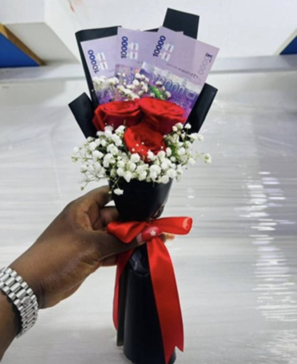 Girlfriend gift for sale, Na Boniface laundry man she take store my name for her phone.
.
.
.
.
#Tre...