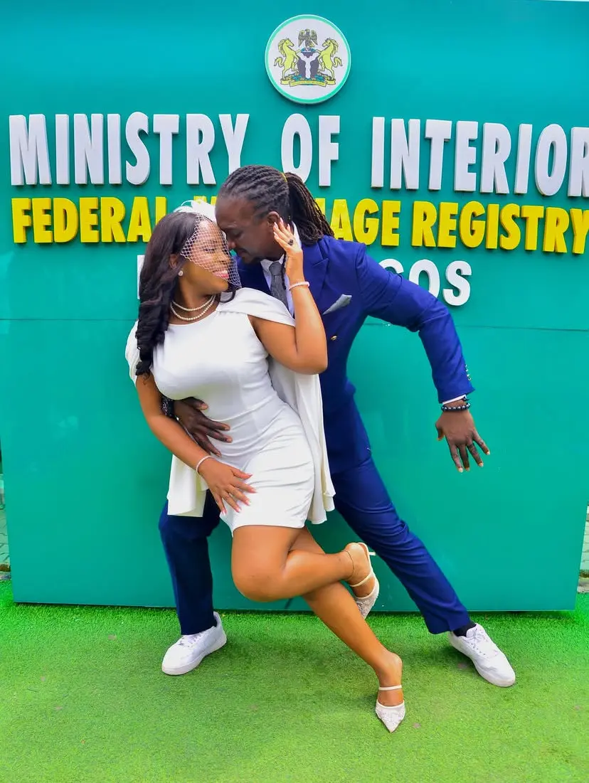 E be like say this girl papa get properties cos joy wan finish this Agege Bobmarley.
.
.
.
.
#Viral...