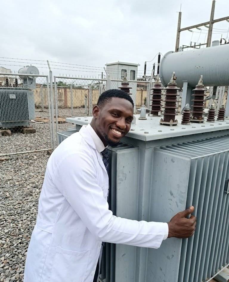 Apc supporter asked this my guy to go and hug transformer cus he said he will never vote ApC
Bro h...