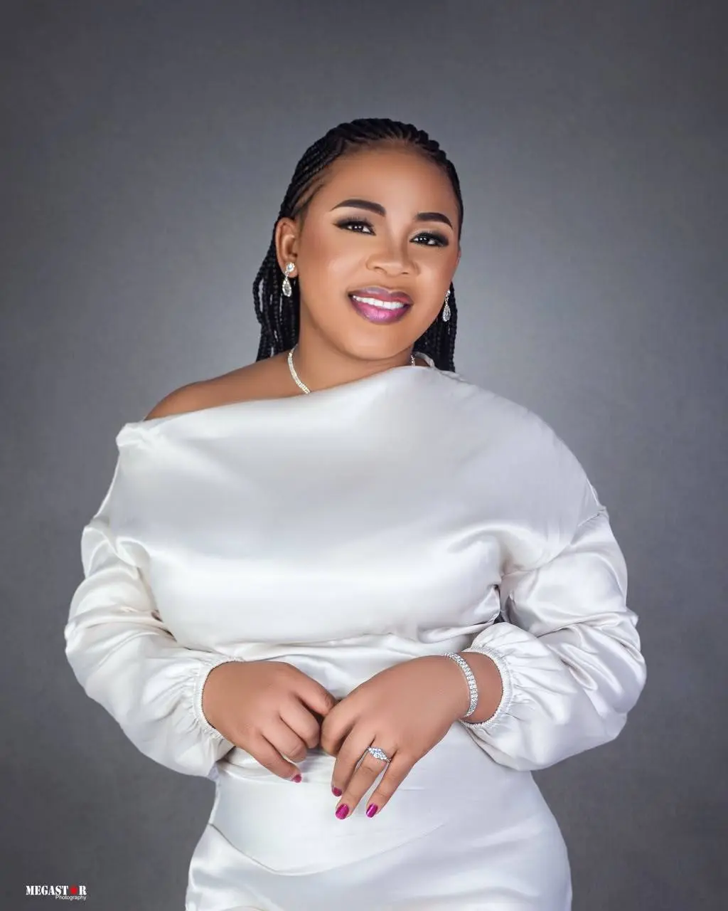 BREAKING NEWS:
NIGERIAN FAITH CHIEDIEBERE EZE WINS AMERICA'S Ai MOVIE PRODUCER OF THE YEAR AWARD
....