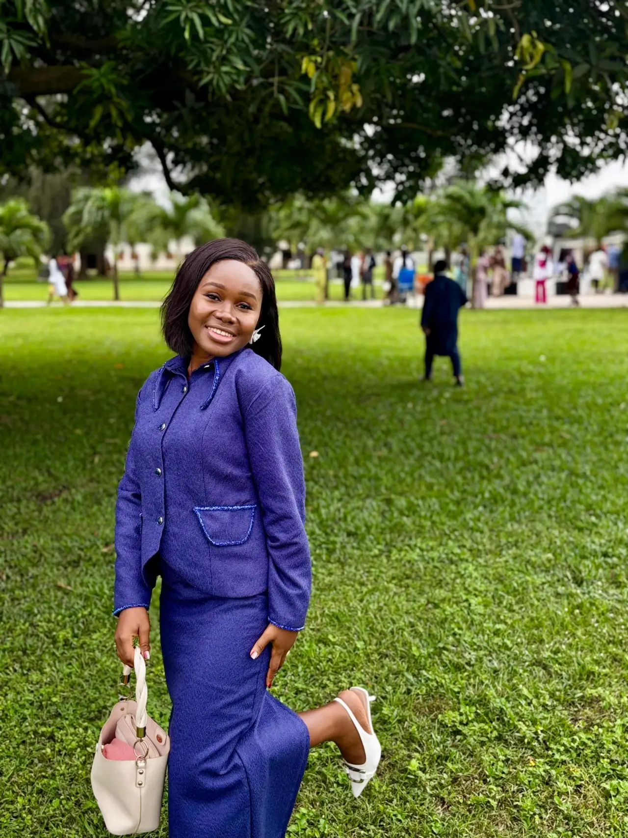 Money Making Monday..MMM

Your outfits speaks louder than what you say 

 I'm here to make yours ech...