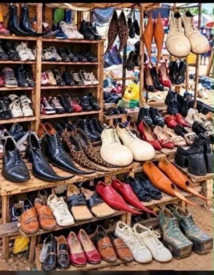 Na man wey calm down we go use lekeelekee money buy shoes for am .
make your choice hereπ