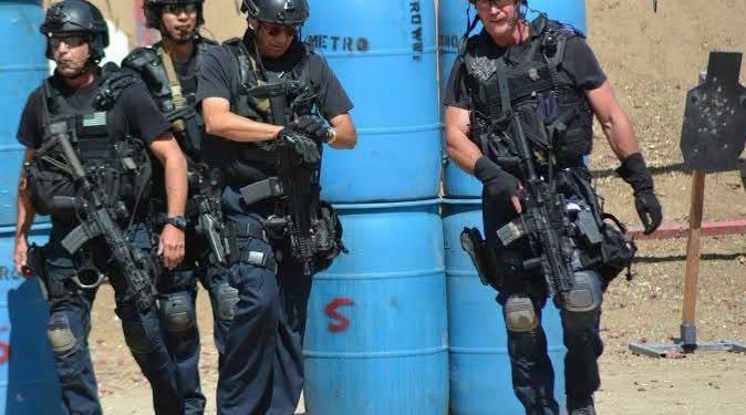 Angry husband shoots cheating wife, six children, sets house on fire & kills himself in US-----Polic...