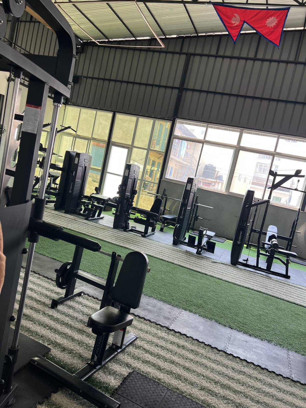 Tell me it’s leg day without telling me it’s leg day. #EmptyGym