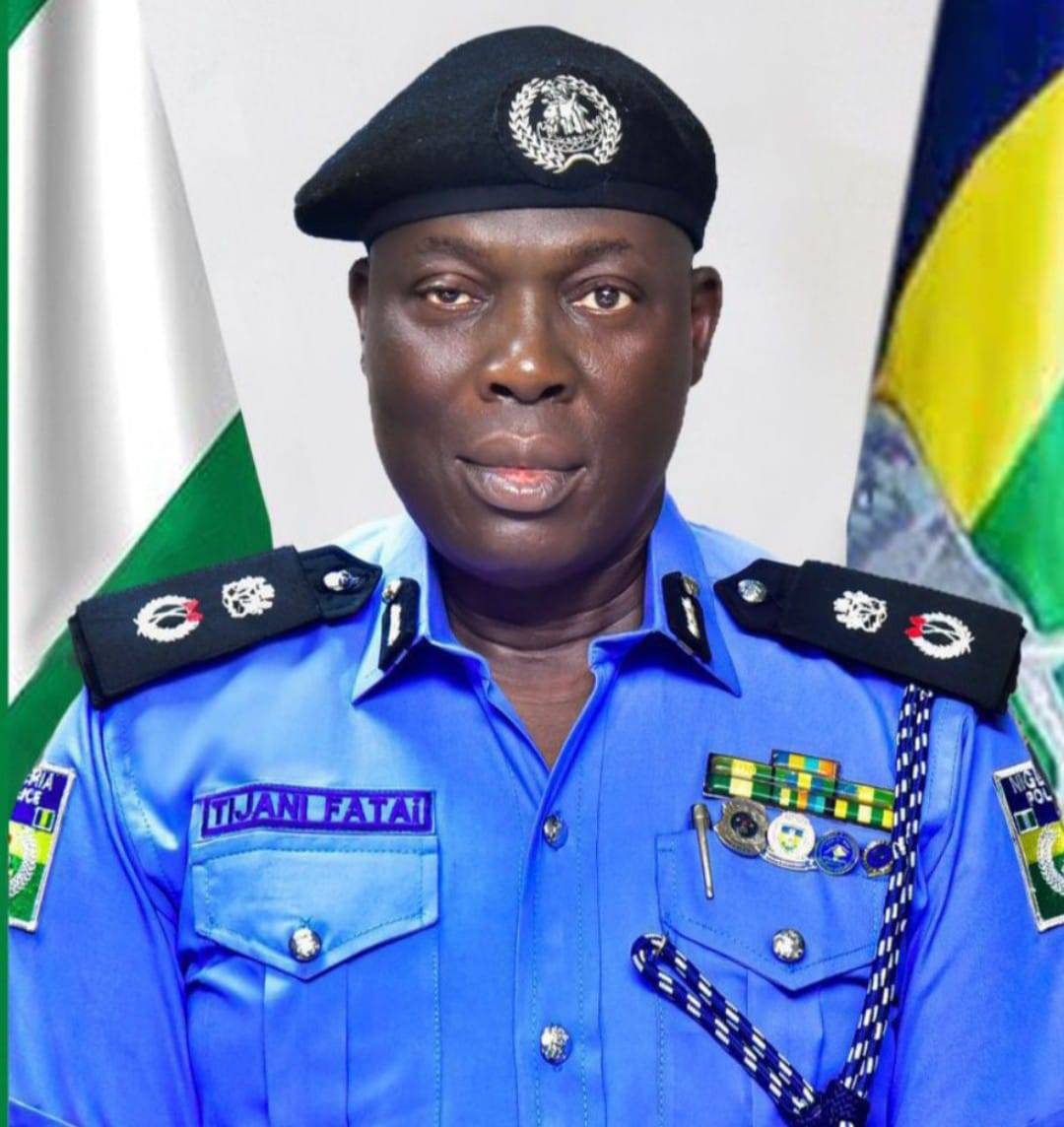 Lagos police nab man over alleged N15.4m gold fraud
By Deborah Akpede
Operatives of the Police Com...