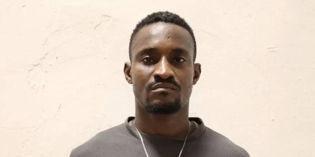 EFCC Arraigns Alleged Fake Car Dealer Over N15.4million Fraud In Enugu, Remands Suspect
Read More de...