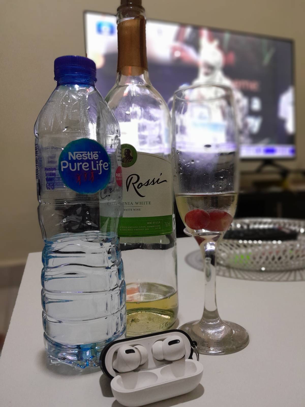 Found a new way to forget everything and focus.
Wine and water..
I can't keep over stressing forever