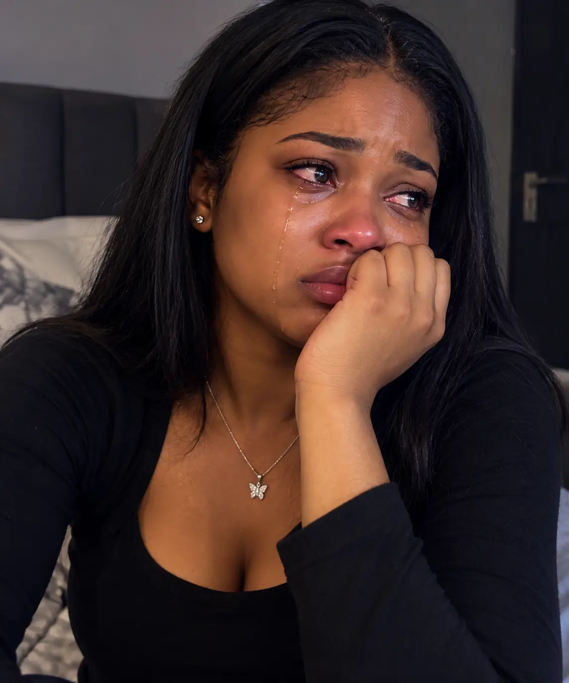 💔🥹 SHE SOLD HER PHONE TO SAVE HER BOYFRIEND… BUT WHAT SHE DISCOVERED TWO DAYS LATER SHOCKED HER!...