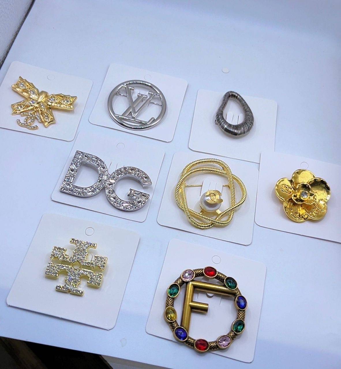 Beautiful brooches to elevate your style.
NGN 6000 only