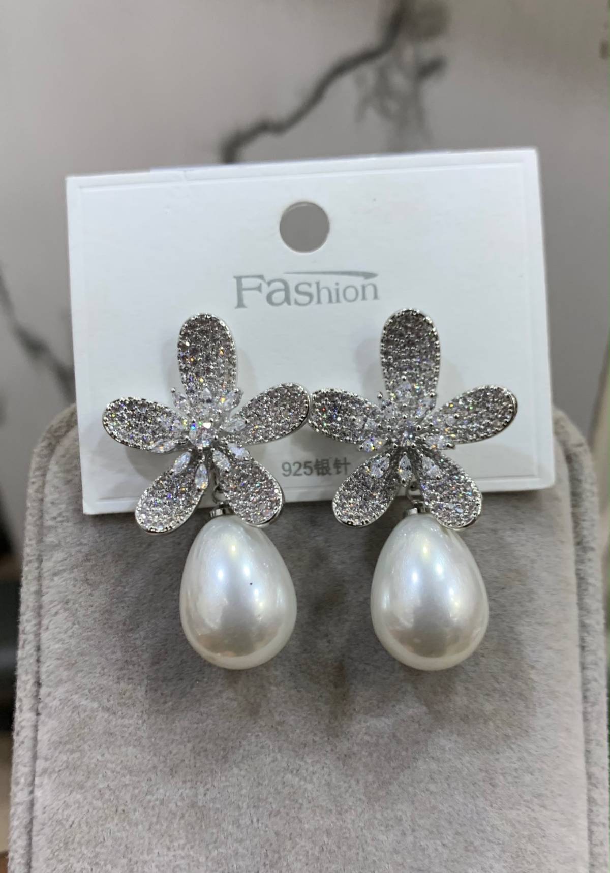 For my Brides and elegant Women.
N10,000 only