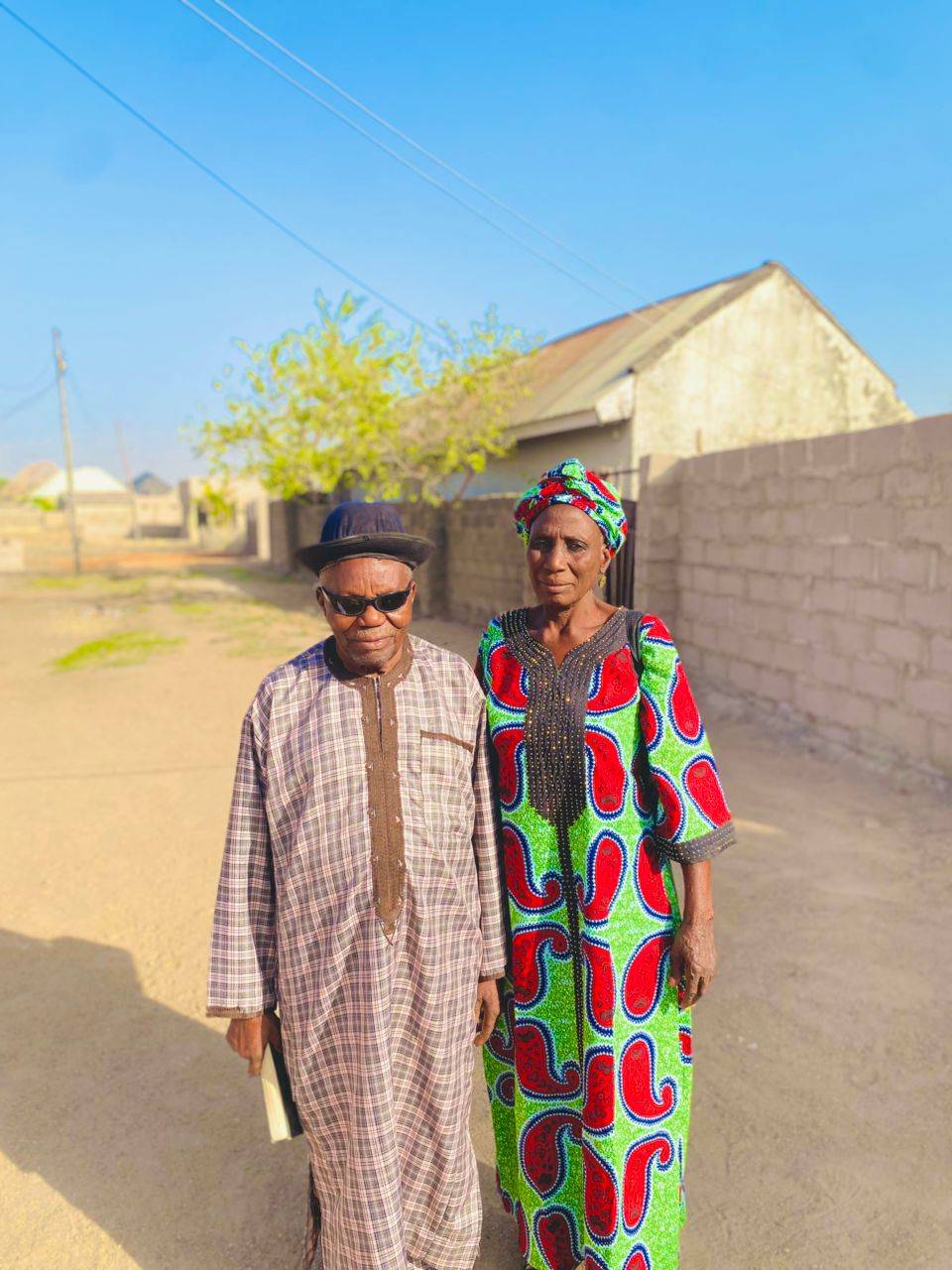 It's indeed a great gift to see my parents alive if you parents are alive just say I love you my par...