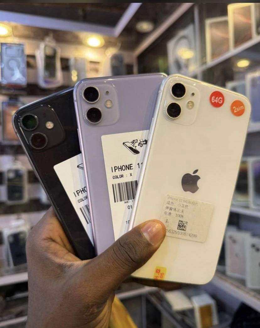 iPhone 11
64gb
All parts working 
Face ID✅
MKD
270
08103662127