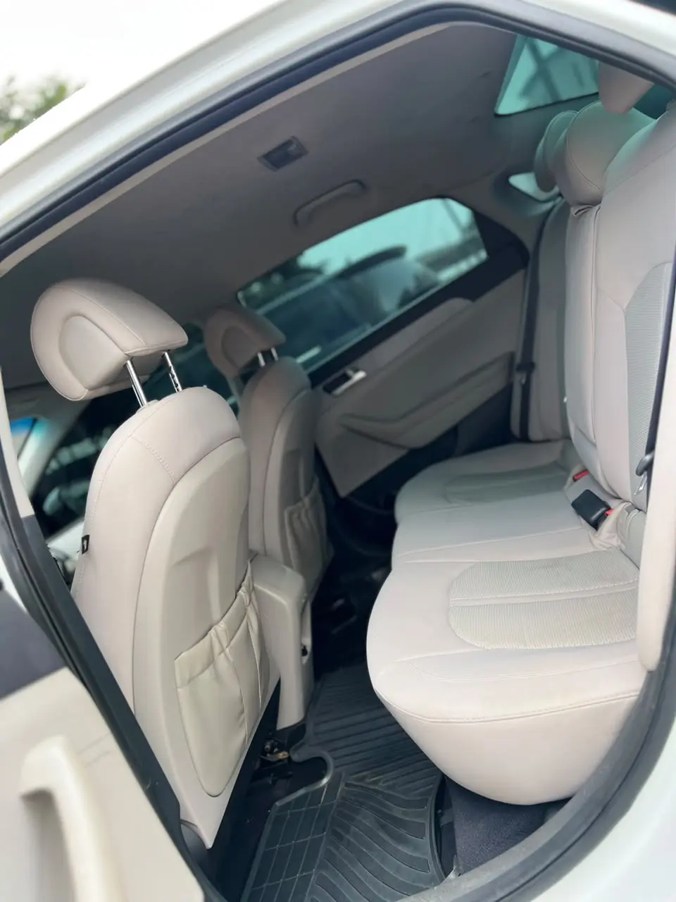 A super distress. 2015 Hyundai. 8M. Last. Location. Abuja
